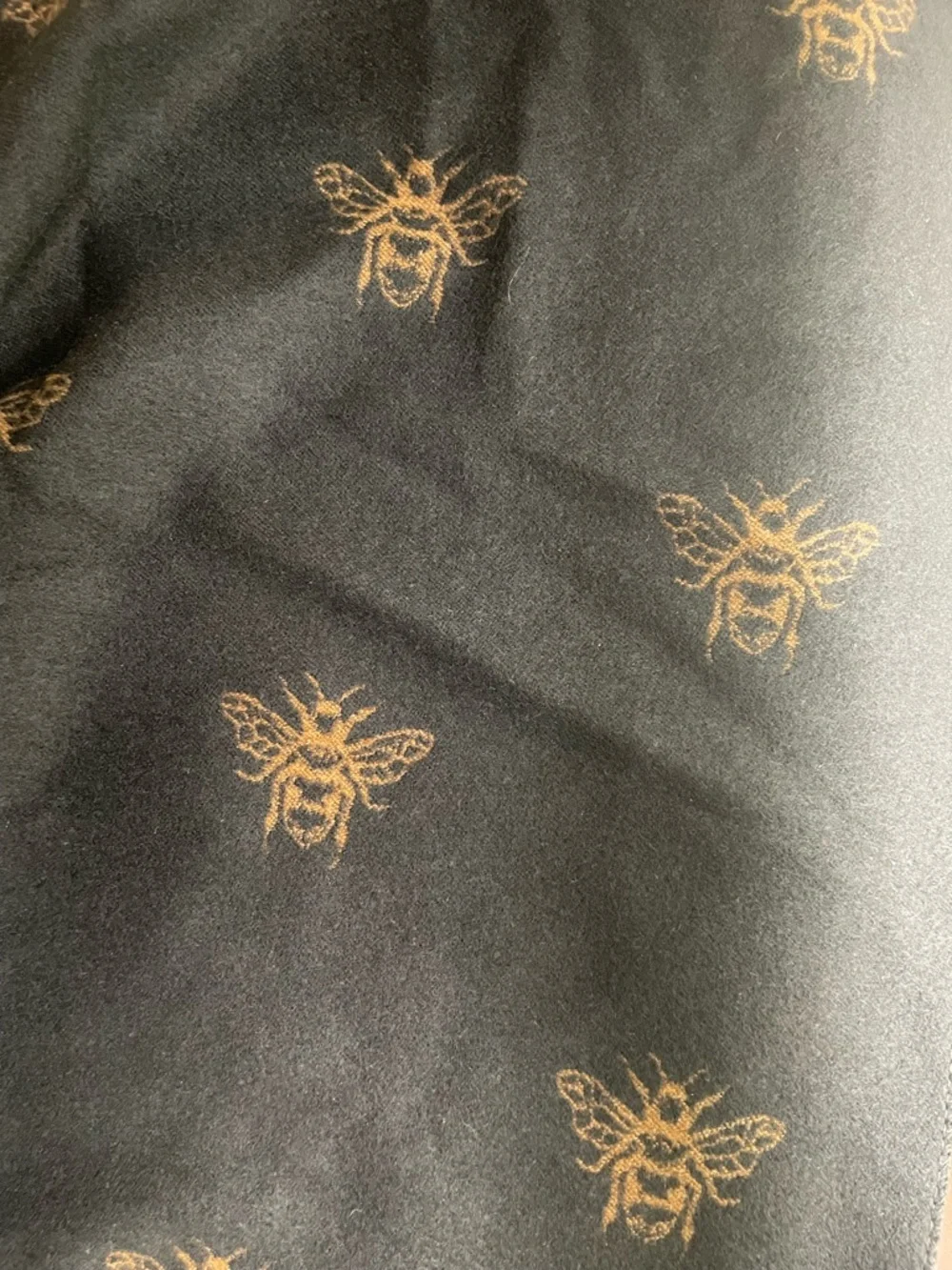 🐝 Soft Bee Print Reversible Scarf 🐝