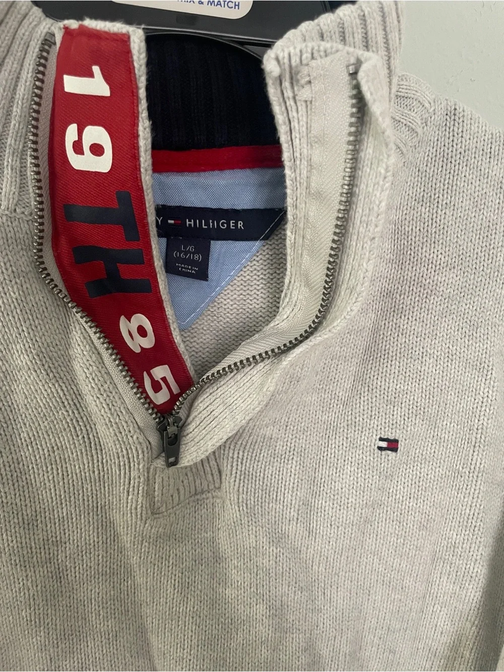 Tommy Hilfiger light gray