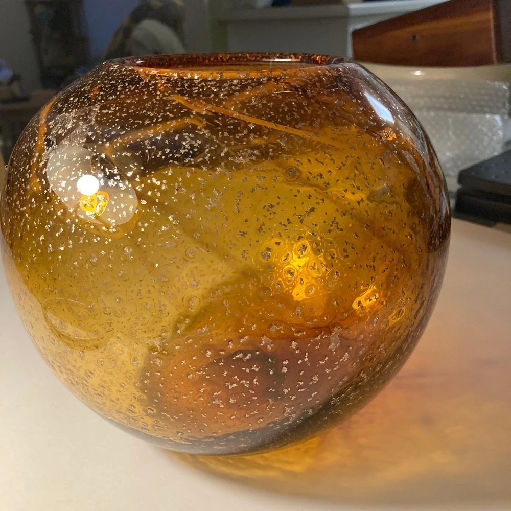 N/A striking amber