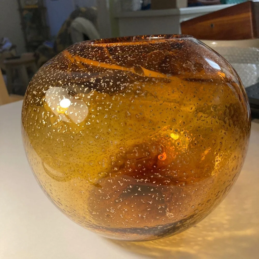 N/A striking amber