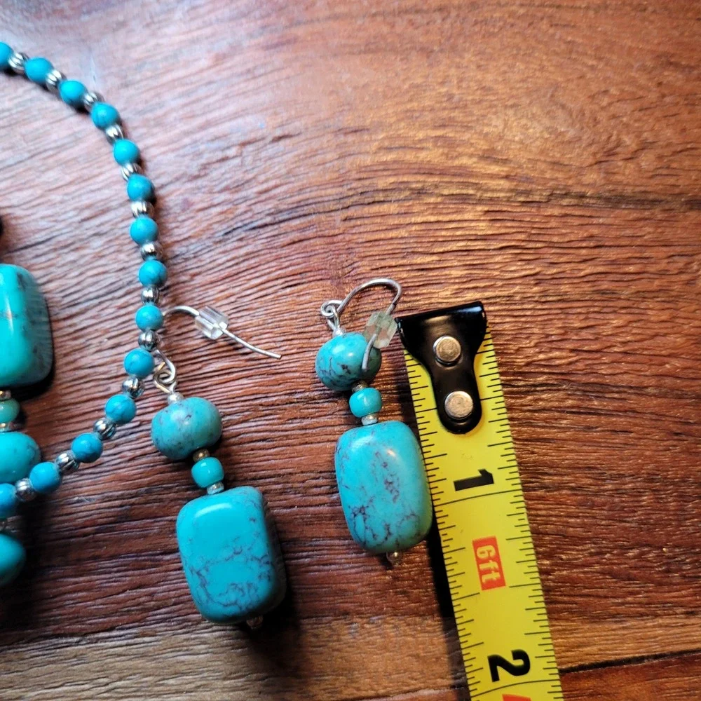 N/A vibrant turquoise