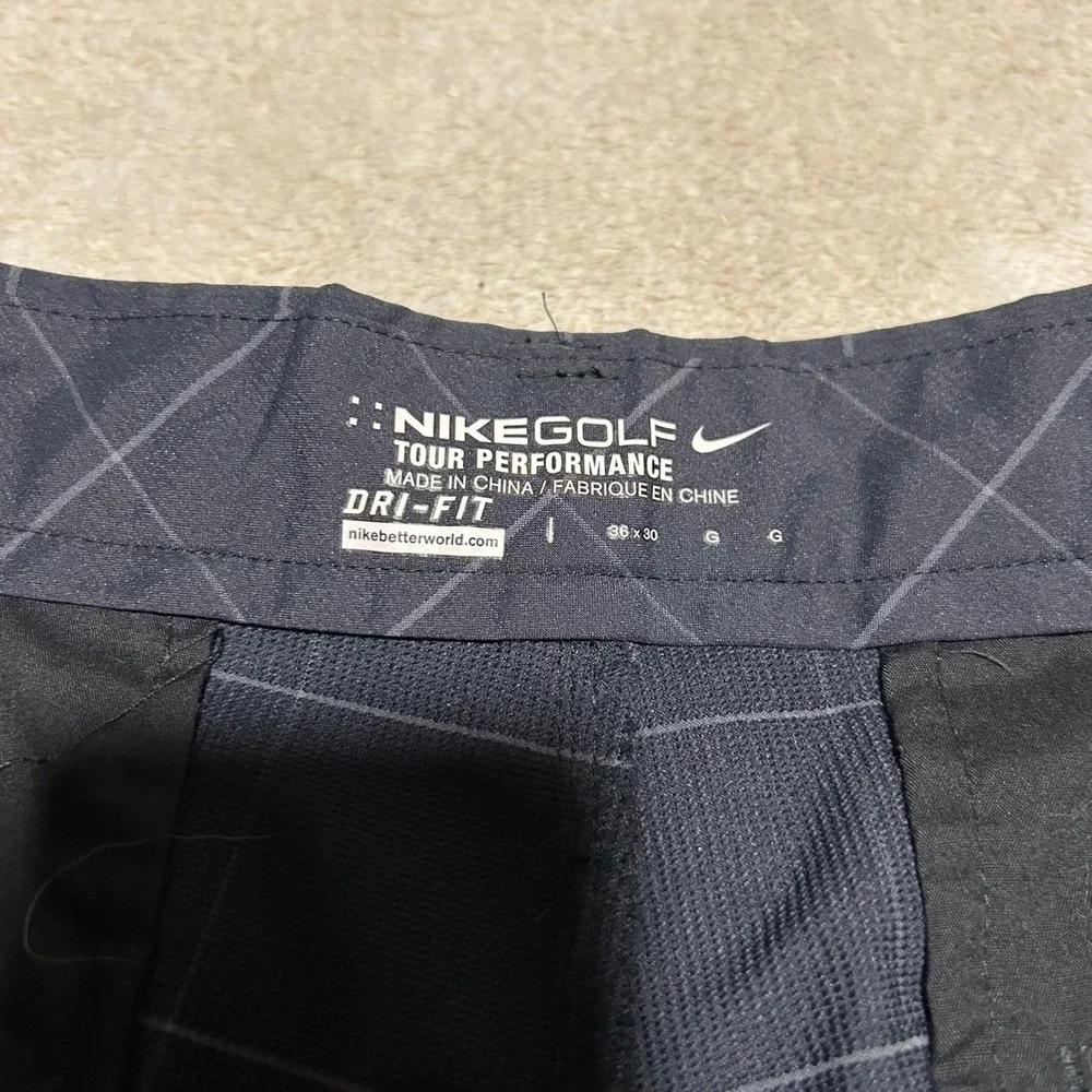 Nike standard windowpane features