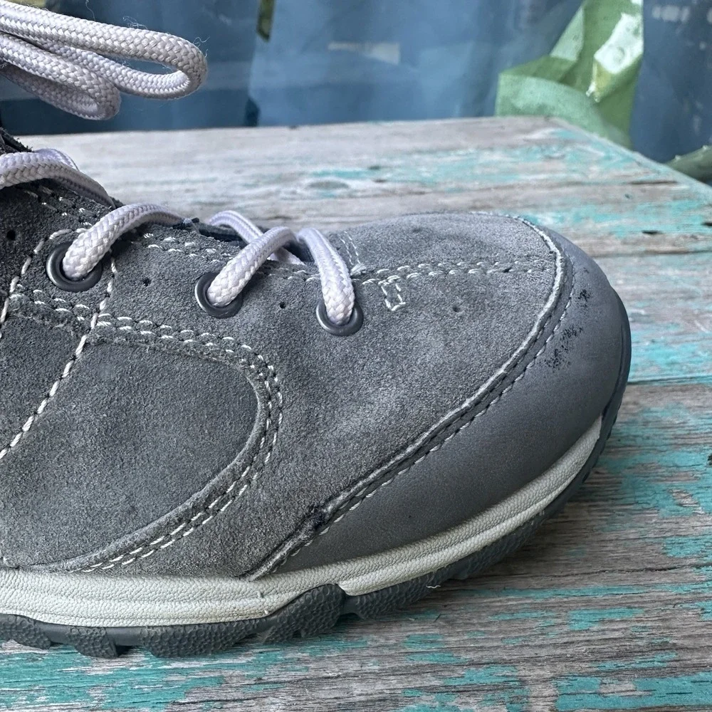 Hi-Tec these size