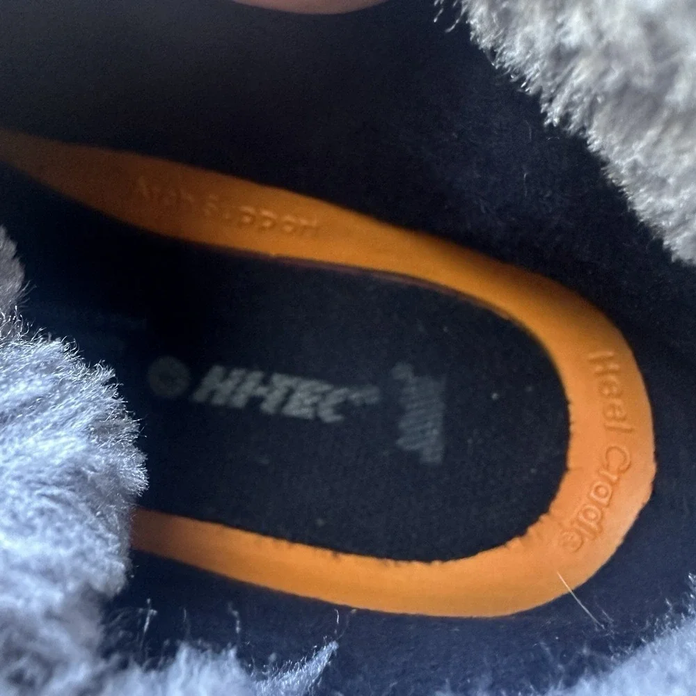 Hi-Tec these size