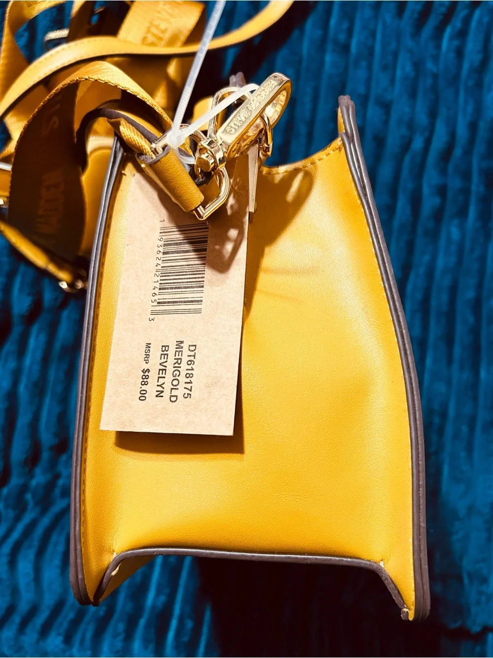 Steve Madden reposhing this