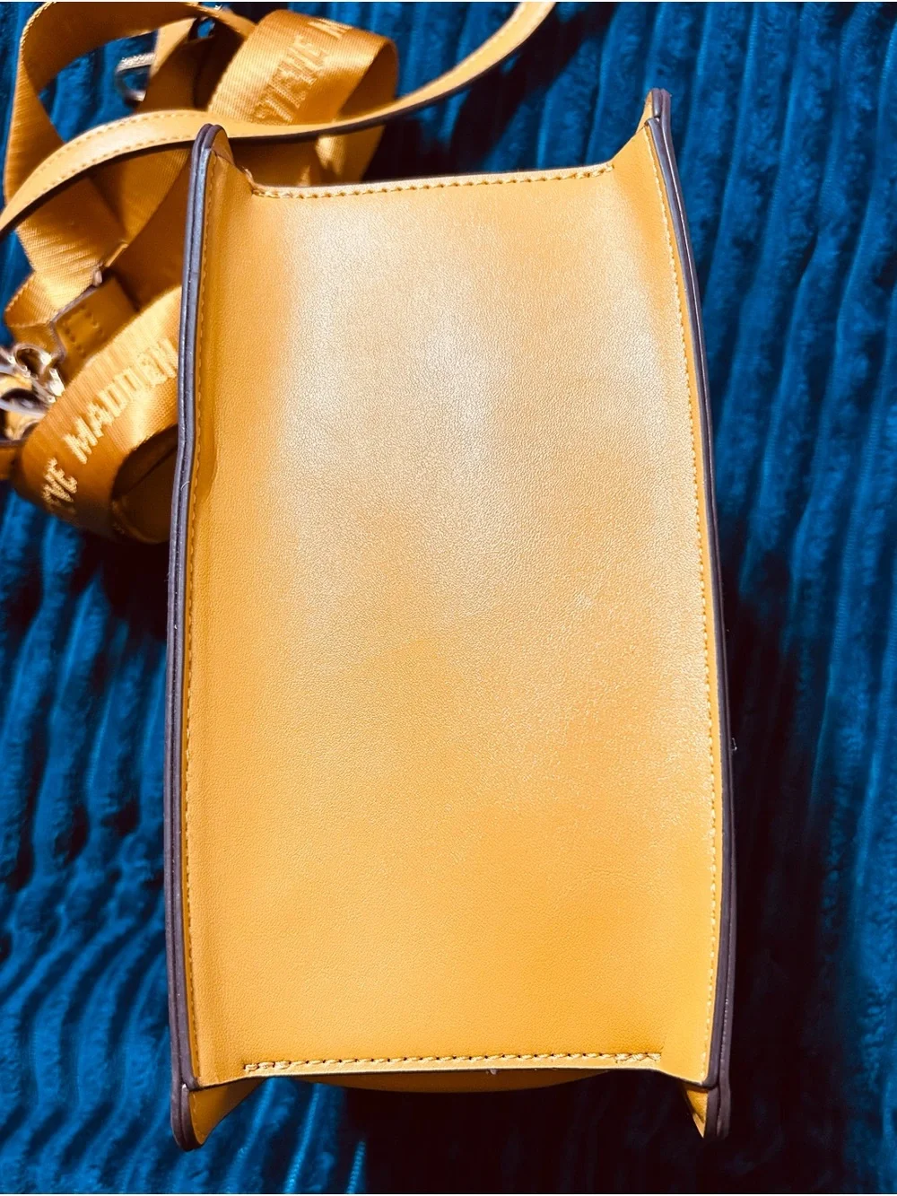 Steve Madden reposhing this