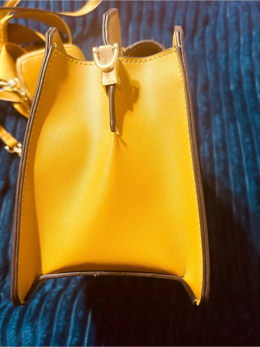 Steve Madden reposhing this