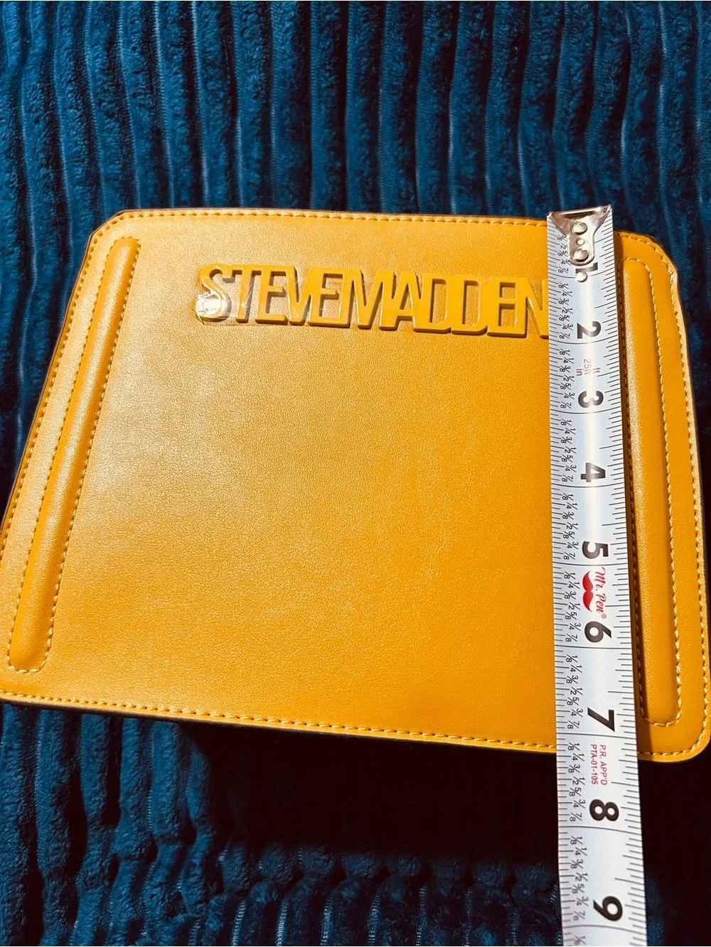 Steve Madden reposhing this