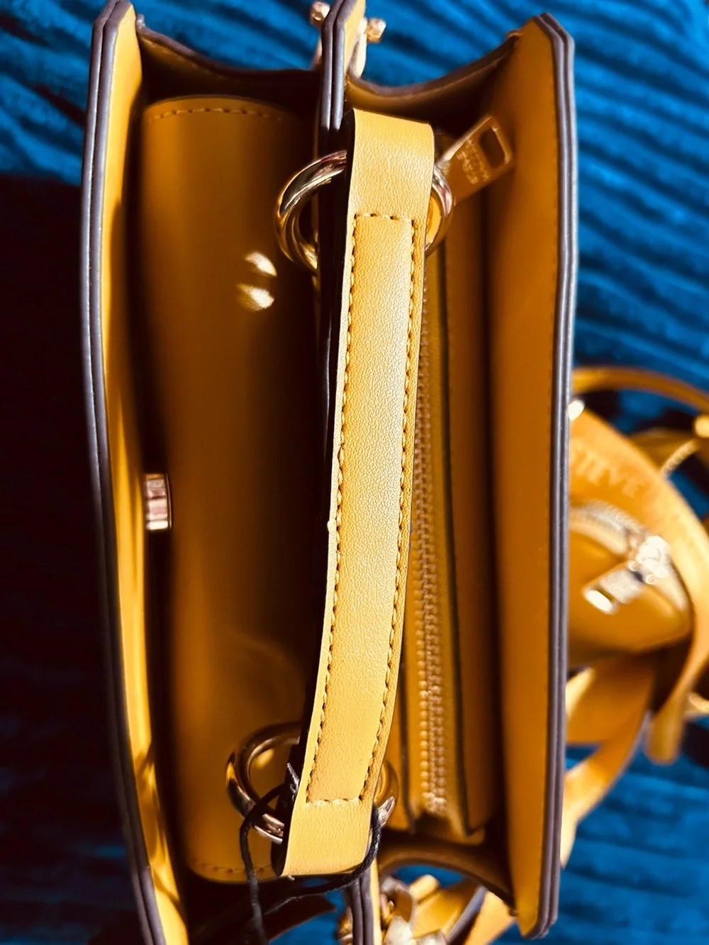 Steve Madden reposhing this