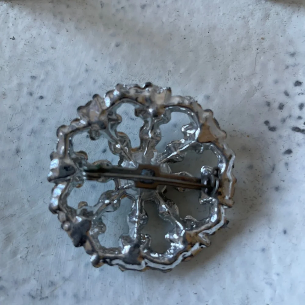 N/A rhinestone used