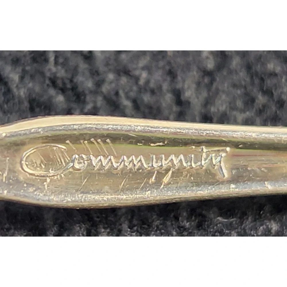 community silver artistry vintage scalloped