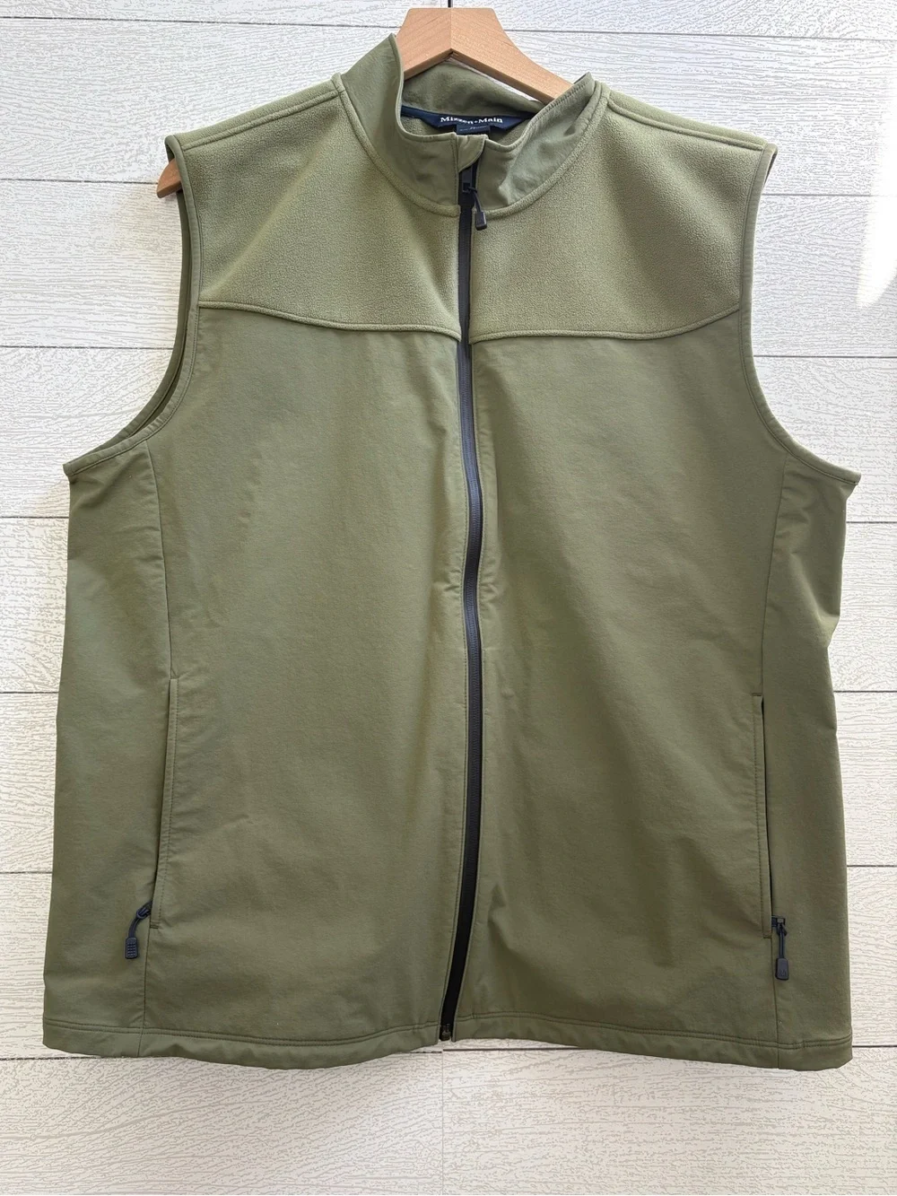 Mizzen+Main luxury olive