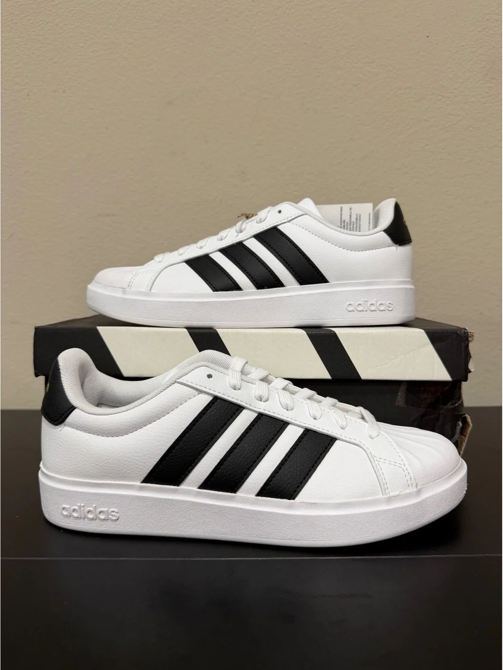 Size 8 - Adidas Women’s StreetTalk “White Black”