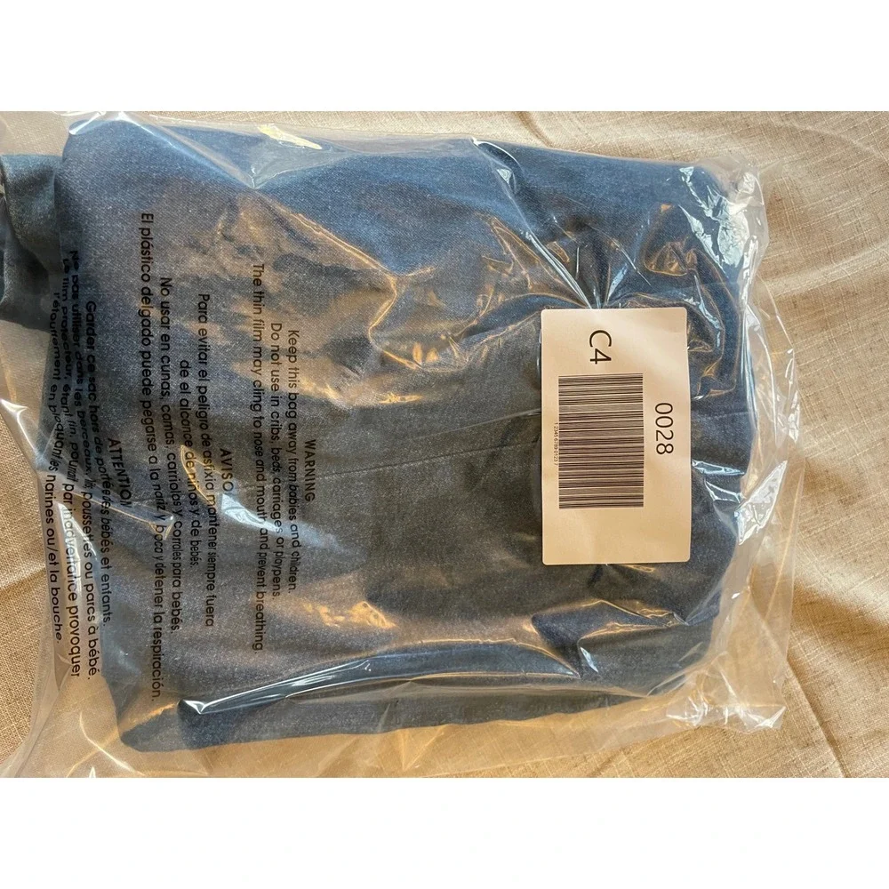 Bushwacker waist features