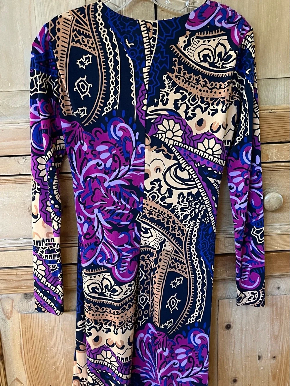 Donna Morgan bold paisley
