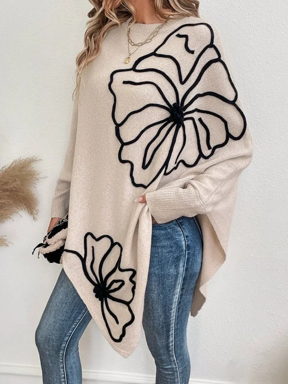 Apricot Casual Women's Floral Pattern Batwing Sleeve Asymmetrical Hem Sweater