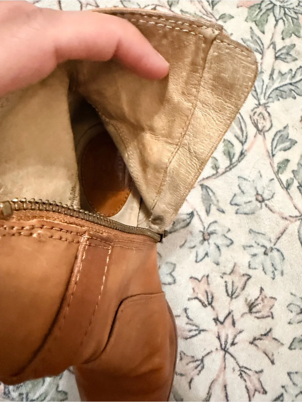 Frye rich cognac
