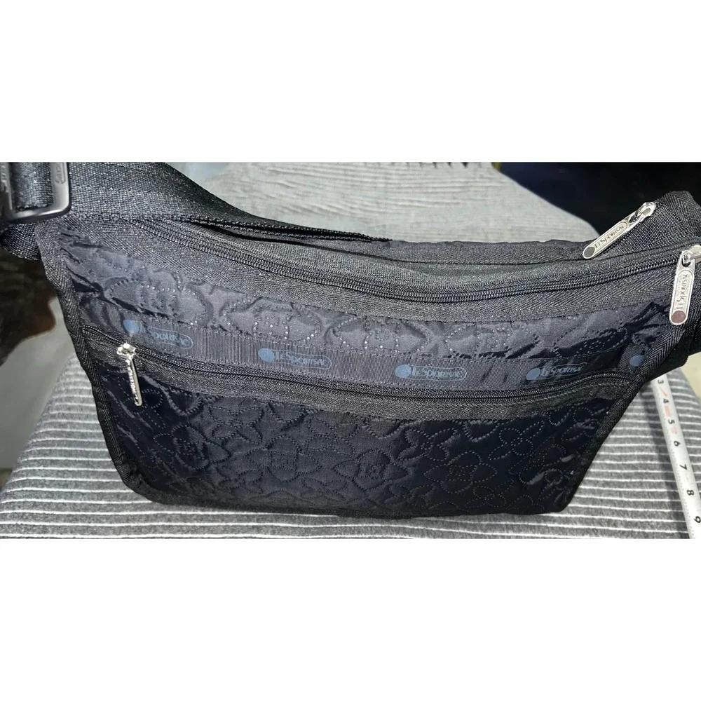LeSportsac Deluxe Everyday Bag Black Quilted Floral Nylon‎ Crossbody Travel Bag