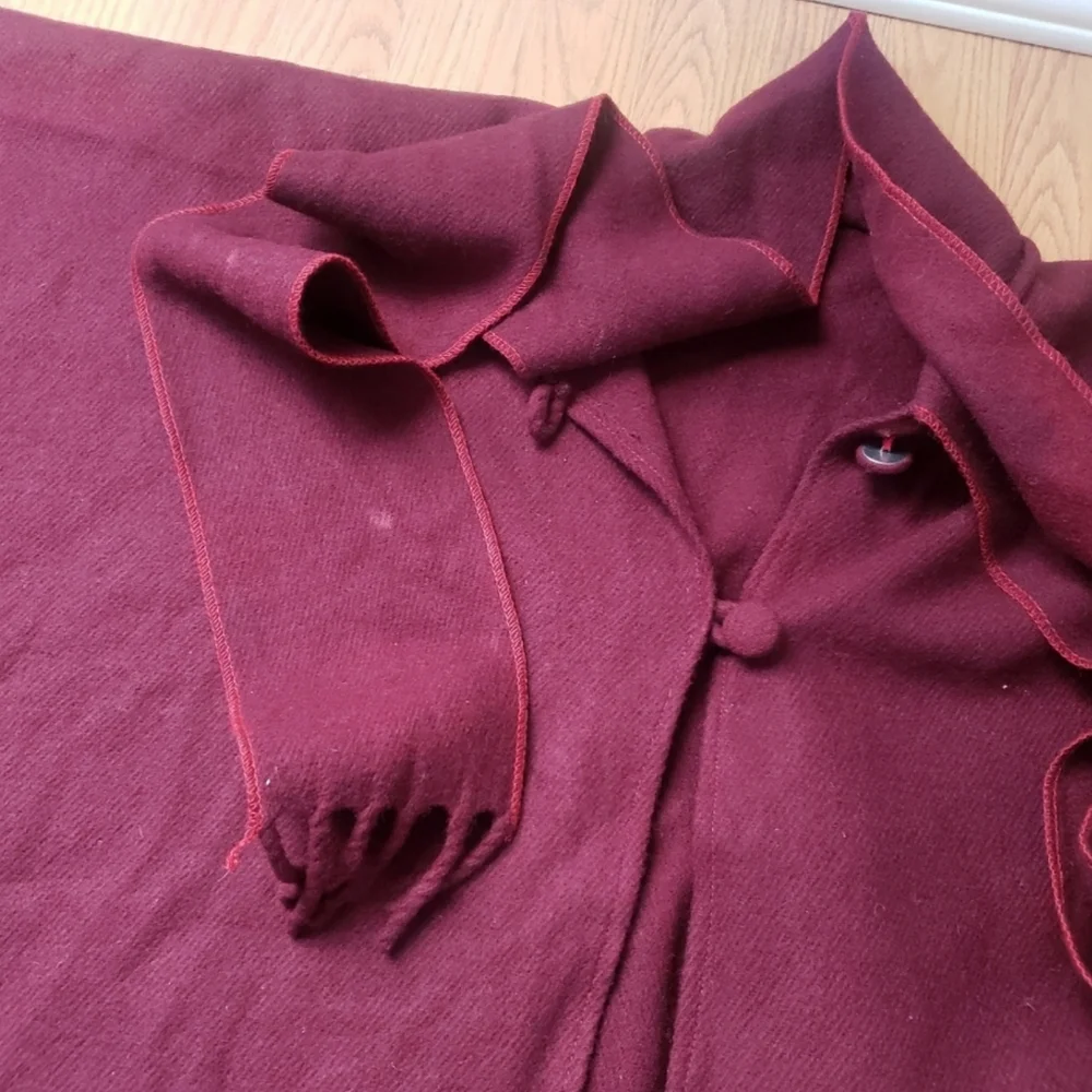 N/A burgundy cape