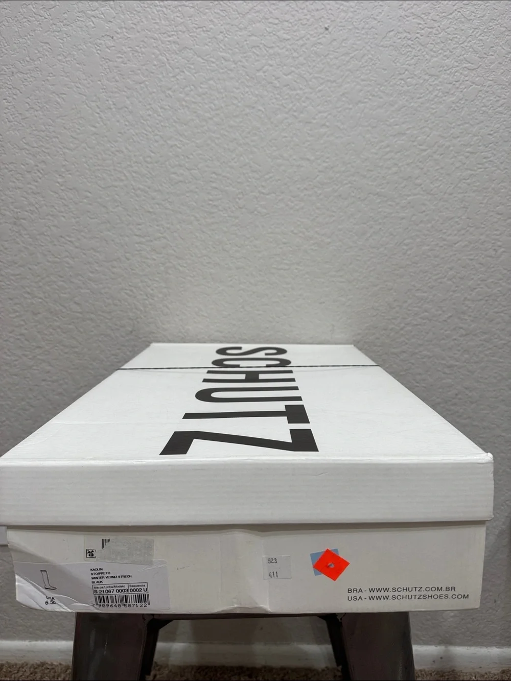 SCHUTZ new box