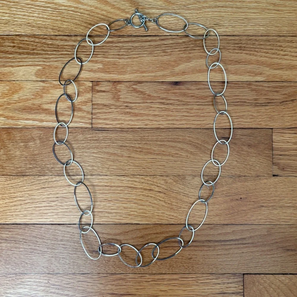 Ralph‎ Lauren Silver Tone Oval Link Toggle Closure Necklace Lightweight