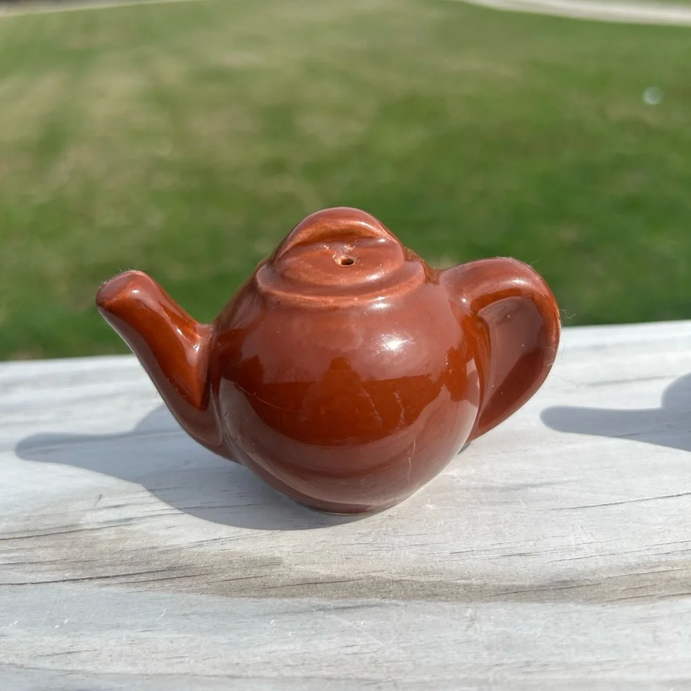 Vintage Brown Tea Pot‎ Style Salt And Pepper Shakers