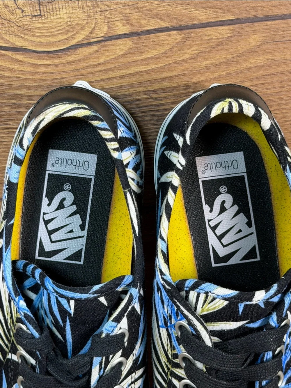 Vans ships within