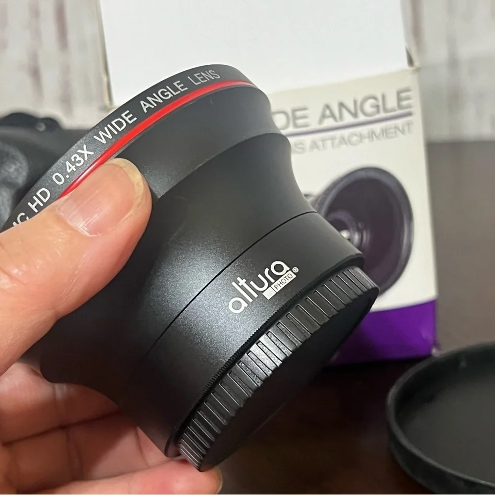 Altura 0.43x Wide Angle Lens 52mm - Black and Red