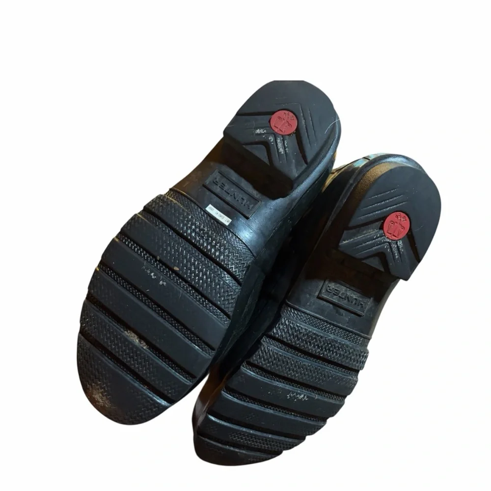 Hunter glossy black