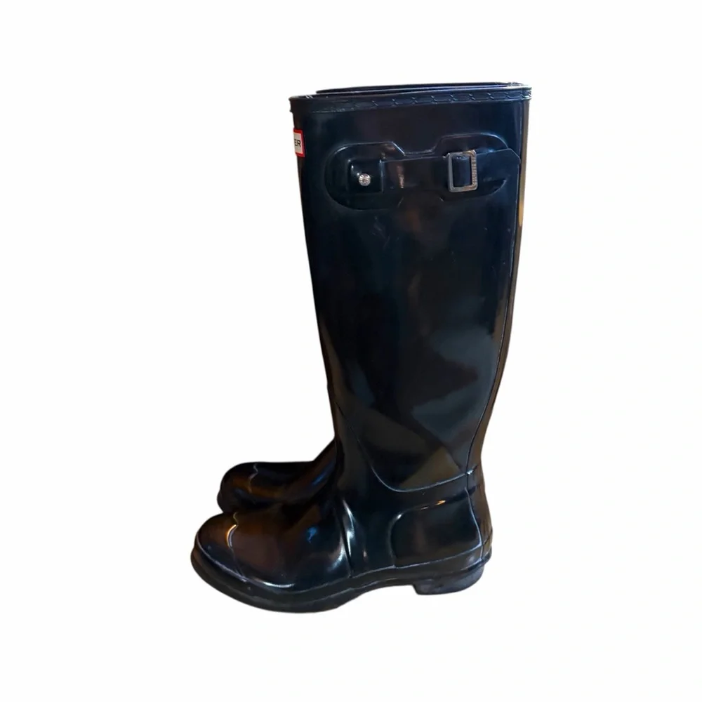 Hunter glossy black