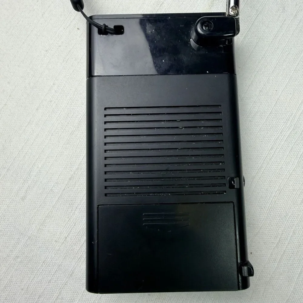 Vintage Working Sony Portable Pocket Radio/ AM-FM/ Full Antenna Black 4.5