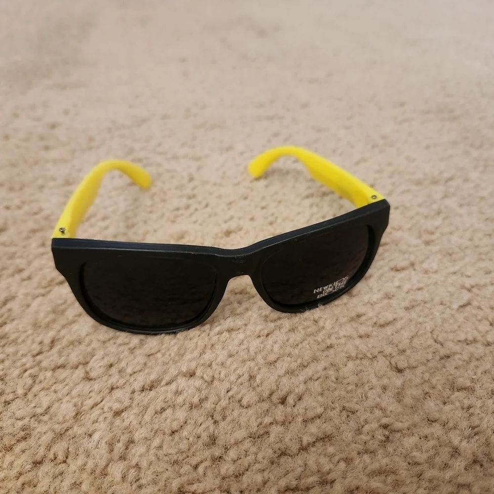 New Kids‎ On The Block Yellow Sunglasses Logo VTG #X