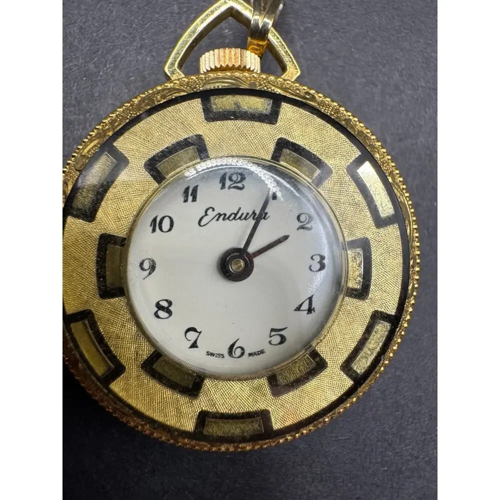 Endura vintage pendant