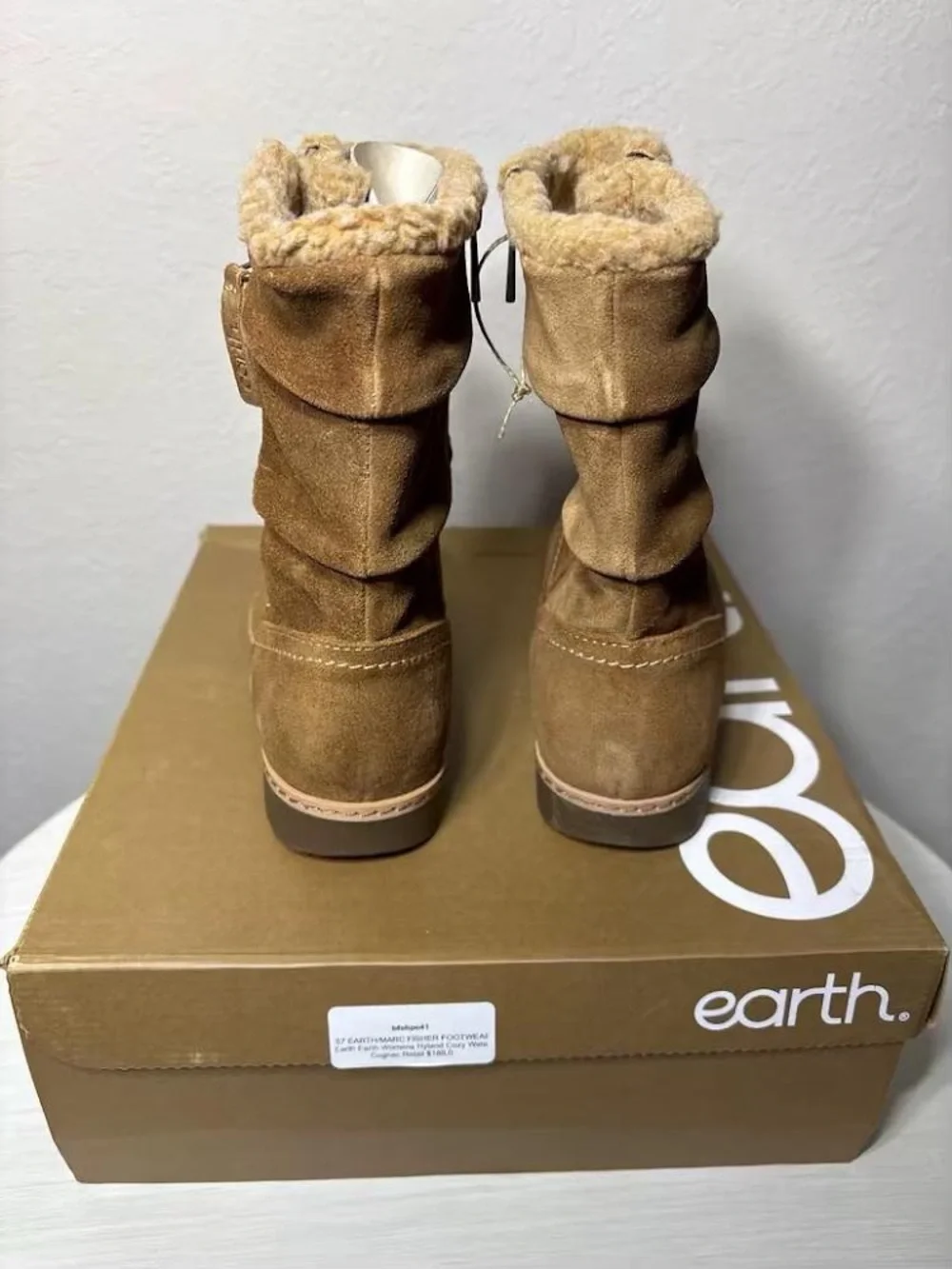 Earth upper fur details