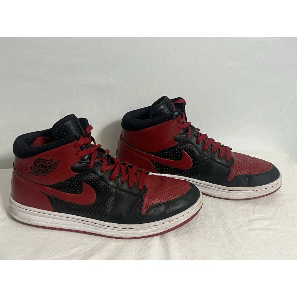 Nike Air Jordan 1 Alpha Bred - Black / Red- Men's Size 13- 392813-002 Zoom