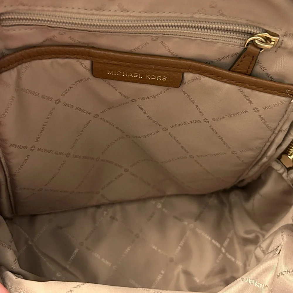 Michael Kors 🎒✨ michael