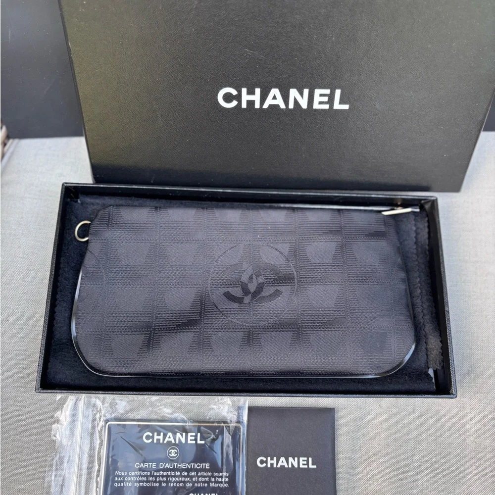 Authentic CHANEL BLACK nylon sport line clutch pouch NEW