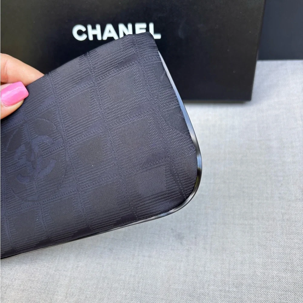 CHANEL brand color