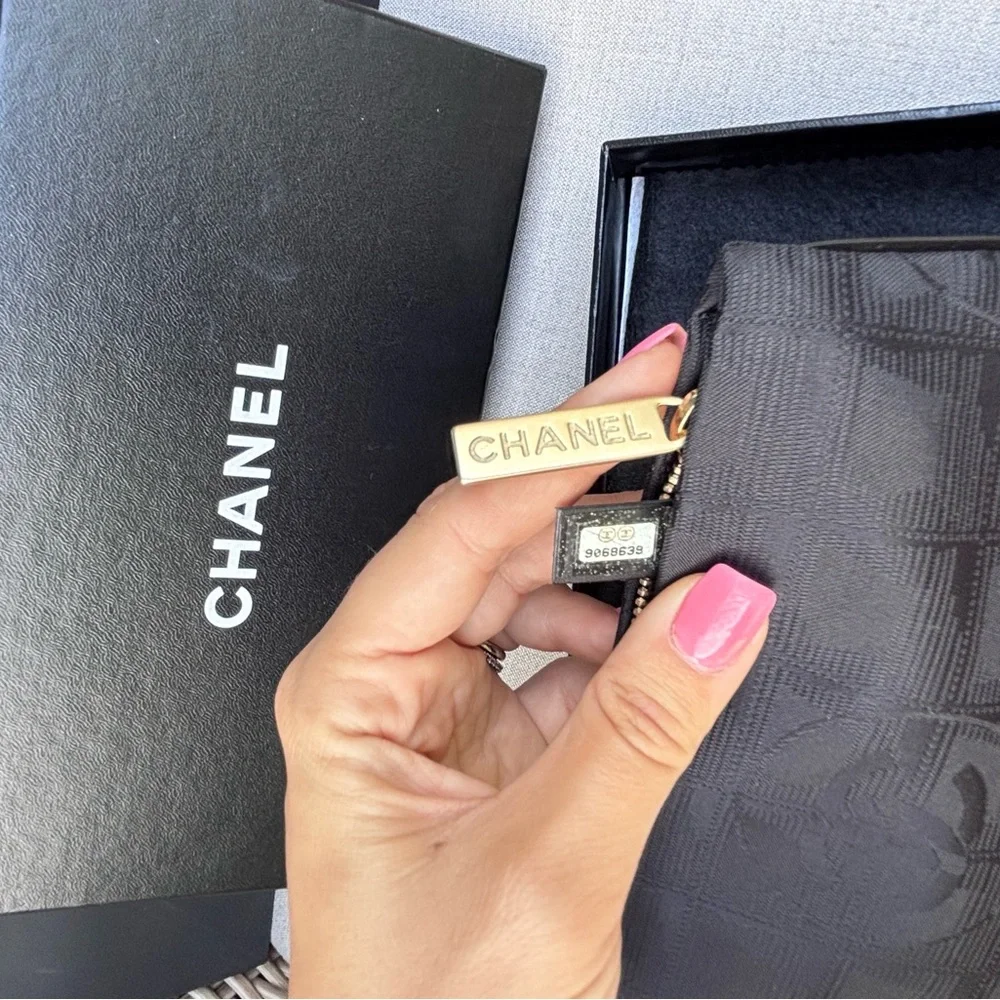 CHANEL brand color