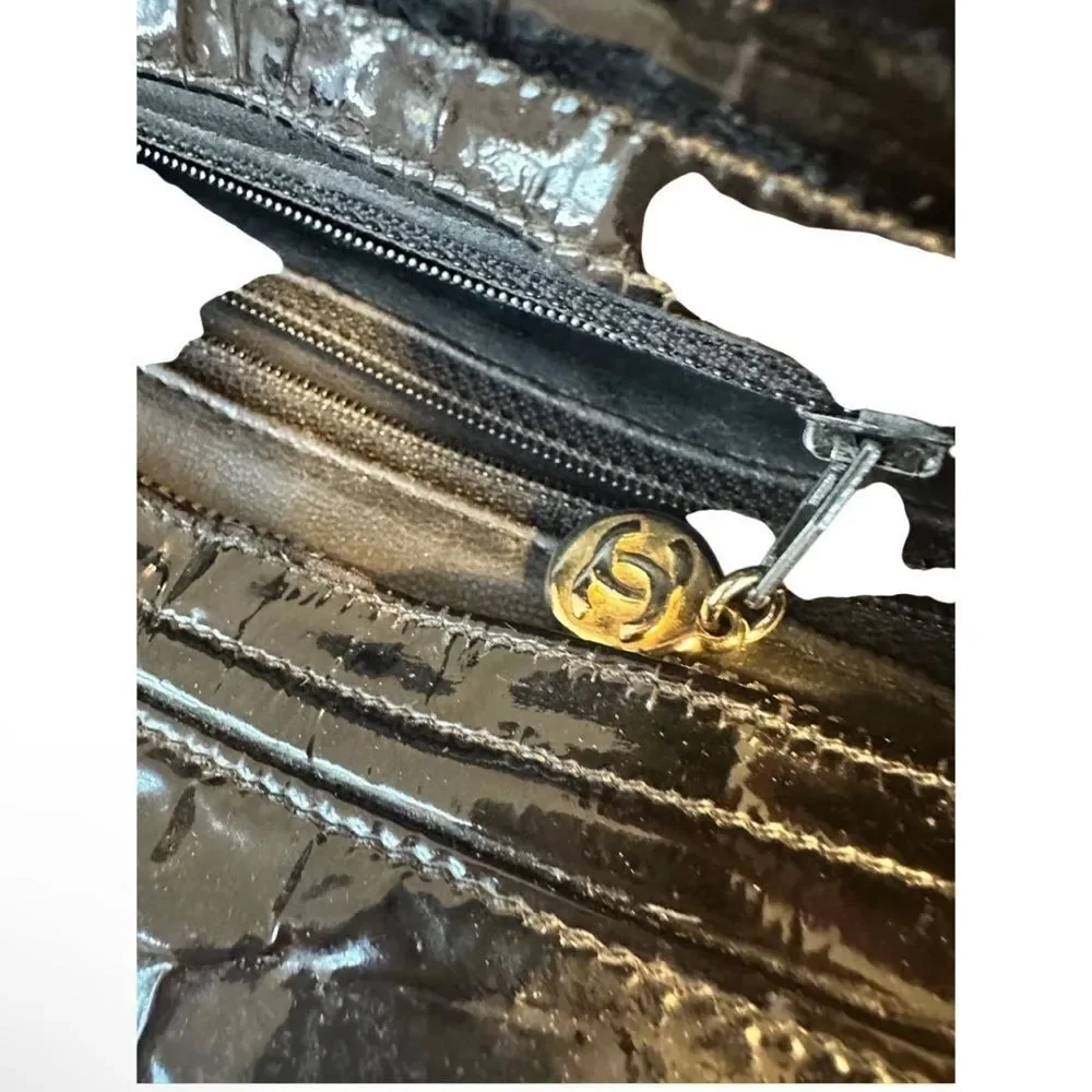 CHANEL Black Quilted Shoulder Bag