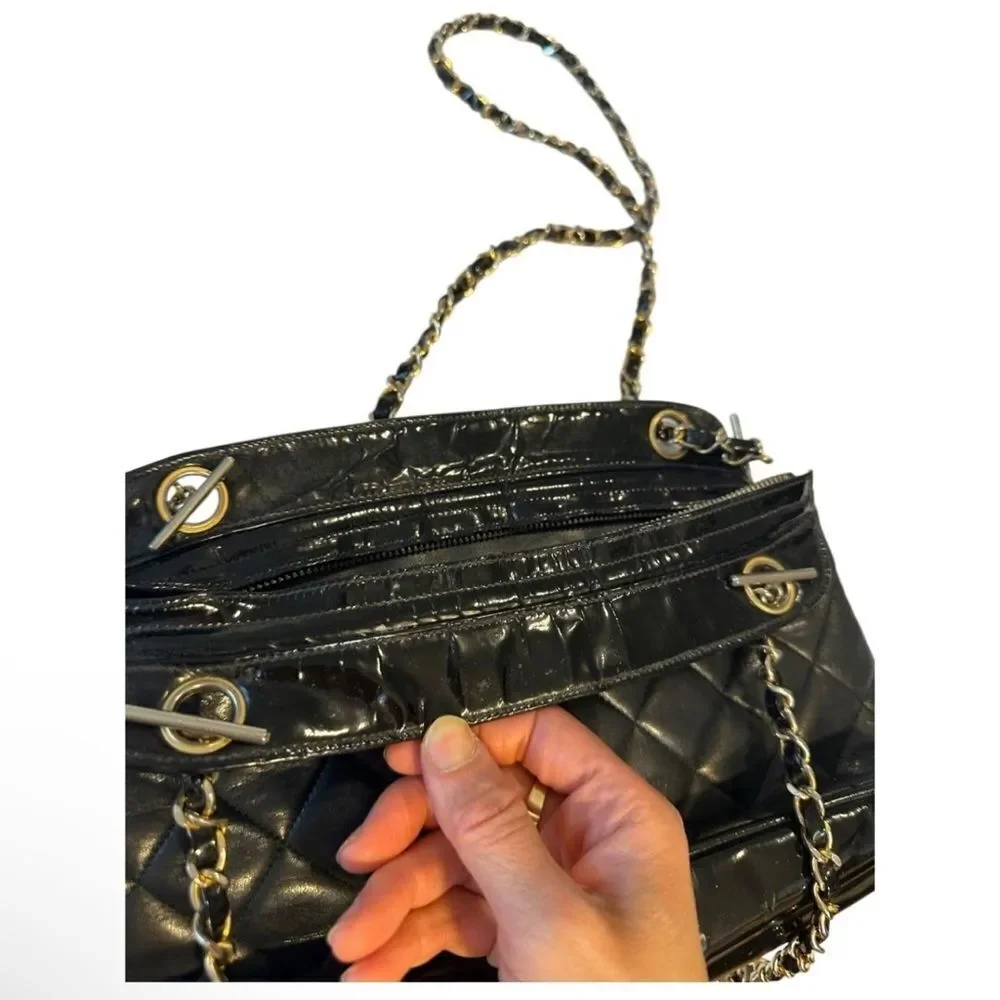 CHANEL Black Quilted Shoulder Bag