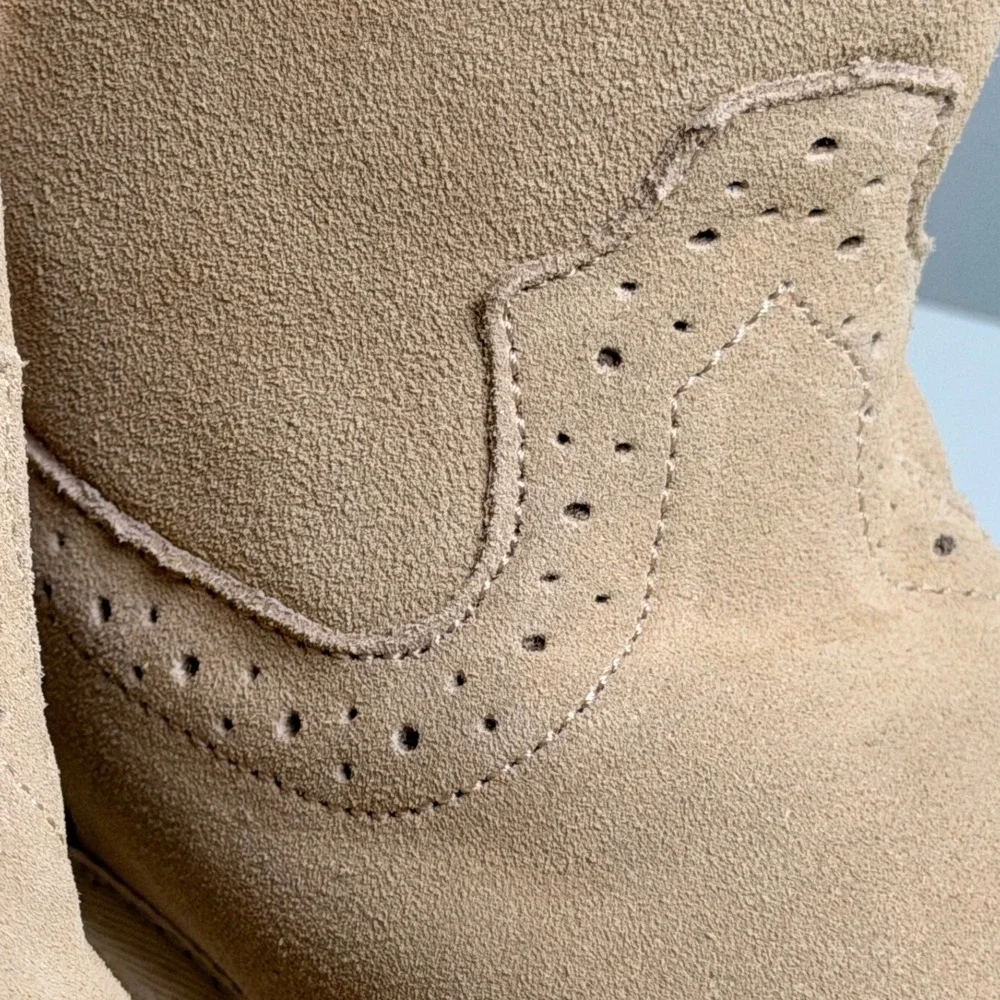 Justin Boots cozy stylish