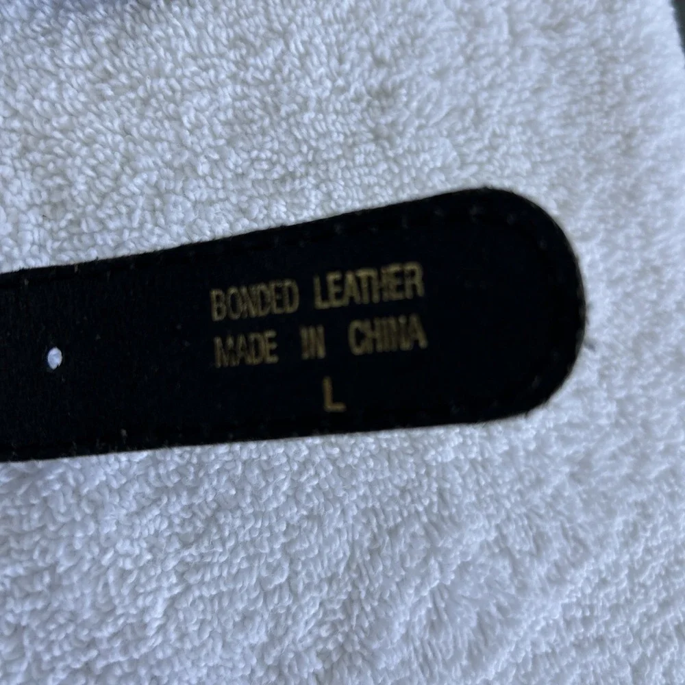 The Unbranded Brand leather belt