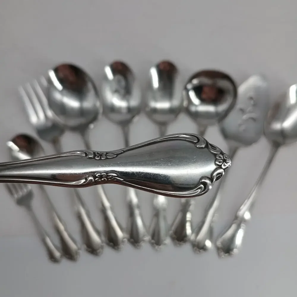 10 Serving CHATEAU by ONEIDACRAFT DELUXE Stainless Spoons Pie Ladle Slotted
