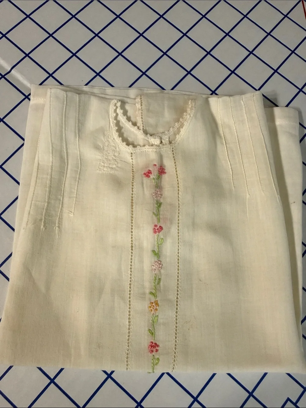 N/A beautiful antique