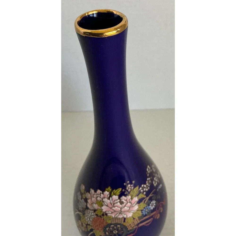 Unbranded cobalt design