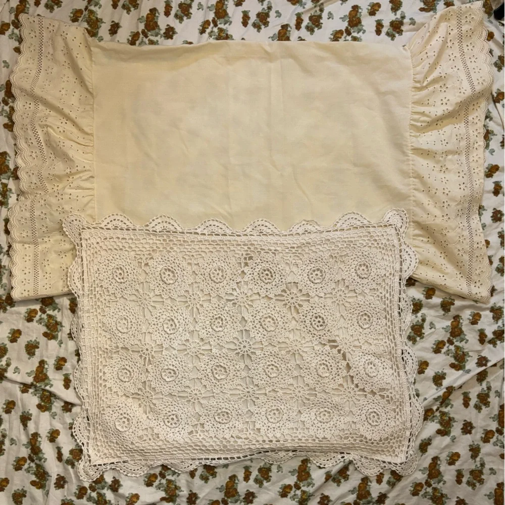 Bundle of Vintage Pillow Cases 100%‎ Cotton Medium and Large