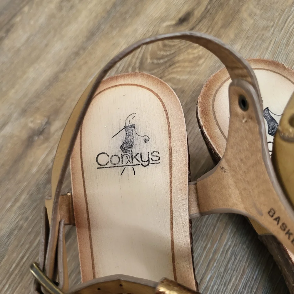 Corkys basket sandal