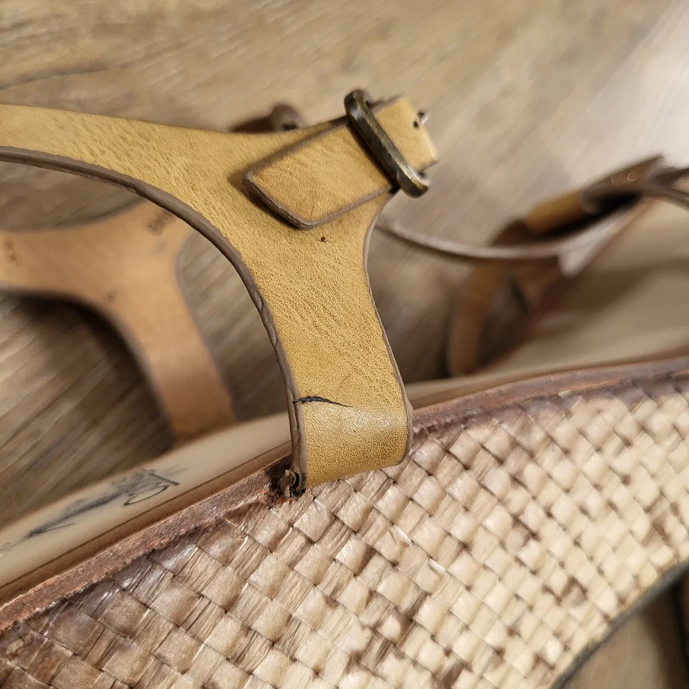 Corkys basket sandal
