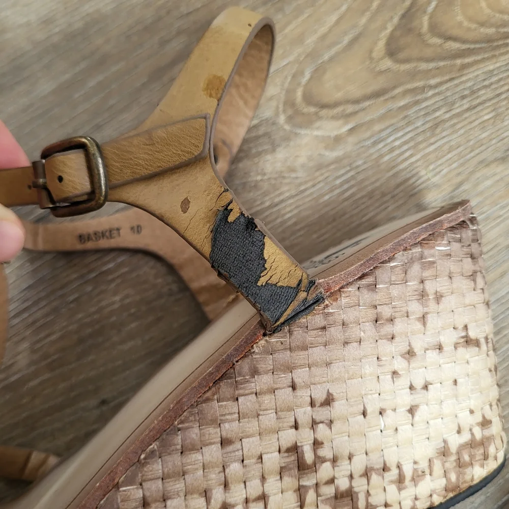 Corkys basket sandal